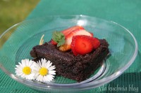 ciasto czekolada mięta truskawki mokre brownie