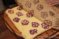 rolada joconde cake kwiaty owoce bita smietana deser