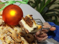 sernik puszysty pyszny  z piernikami pierniczkami z nadzieniem w czekoladzie herbatnikowy spó