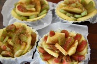 tartaletki róża jabłko rabarbar ciasto francuskie deser lody