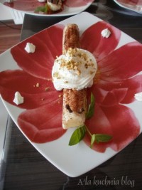 bananowy ślimak bita śmietana cynamon