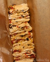 chlebek odrywany oliwki suszone pomidory czosnek drożdże pieczywo chleb