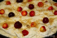 foccacia czereśnie pizza słodka ciasto drożdżowe