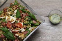 sałatka szpinak pieczarki orzechy włoskie boczek feta szybka baby dressing pomarańczowy