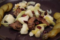 wątrobka jabłko żurawina suszona tymianek cebula